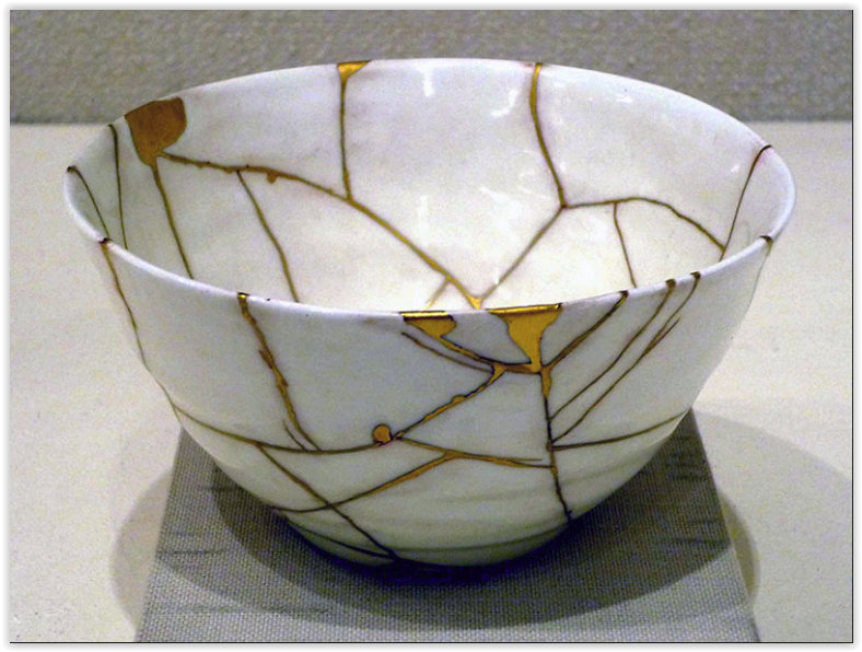 Art of kintsugi transforms broken pottery